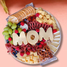 Cargar imagen en el visor de la galería, La Tabla de Queso Gourmet - MOM Edition