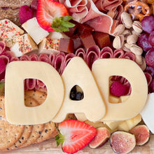 Cargar imagen en el visor de la galería, Letras de queso "DAD" - Topping EXTRA