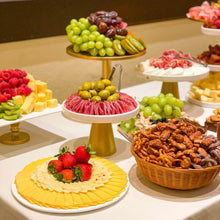 Cargar imagen en el visor de la galería, Mesa de Quesos y Carnes frías para evento de 100 personas