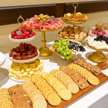 Cargar imagen en el visor de la galería, Mesa de Quesos y Carnes frías para evento de 100 personas