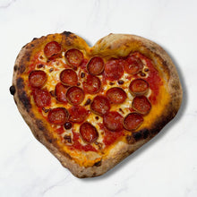 Cargar imagen en el visor de la galería, La Pizza de Corazón - Valentine's Edition