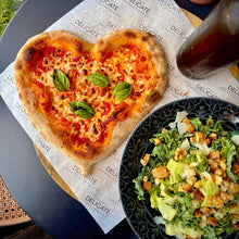 Cargar imagen en el visor de la galería, La Pizza de Corazón - Valentine's Edition