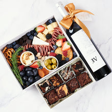 Cargar imagen en el visor de la galería, Regalo de Box Gourmet de Quesos y Caja de Brownies