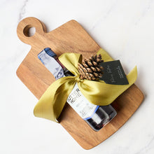 Cargar imagen en el visor de la galería, Regalo Tabla de Parota y Vino Mini