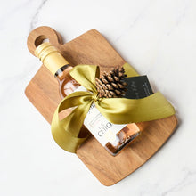 Cargar imagen en el visor de la galería, Regalo Tabla de Parota y Vino Mini