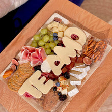 Cargar imagen en el visor de la galería, TE AMO Tabla de Queso Gourmet