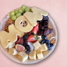 Cargar imagen en el visor de la galería, La Tabla de Queso Gourmet - MOM Edition