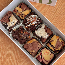 Cargar imagen en el visor de la galería, Caja de Brownies La Divinata