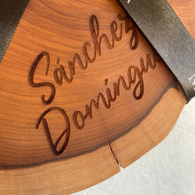 Cargar imagen en el visor de la galería, Tabla de madera grabada