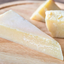 Cargar imagen en el visor de la galería, Queso Parmesano - Grana Padano