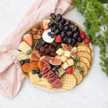 Cargar imagen en el visor de la galería, La Tabla de Queso Gourmet Chica y vino tinto mexicano