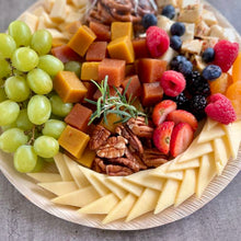 Cargar imagen en el visor de la galería, Tabla de Quesos y Ate de Membrillo Mediana